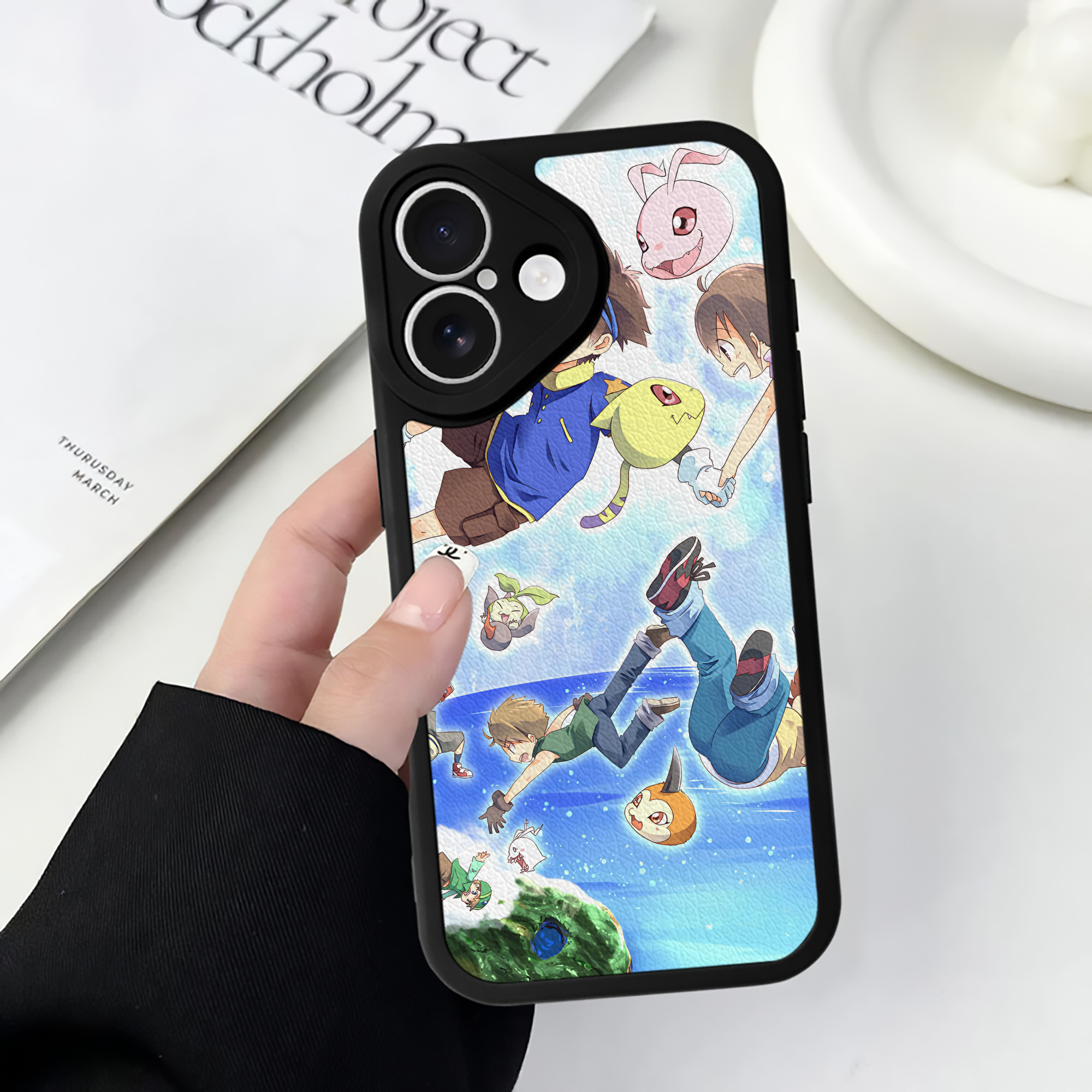 （画像用） Digimon デジタルモンスター/デジモン 【iPhone 16シリーズ対応】シリコンスマホケース（レザー調） 材質：シリコン